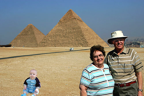 Ferrell and Elizabeth at the Pyramids of Giza. tours.BiblicalStudies.info.